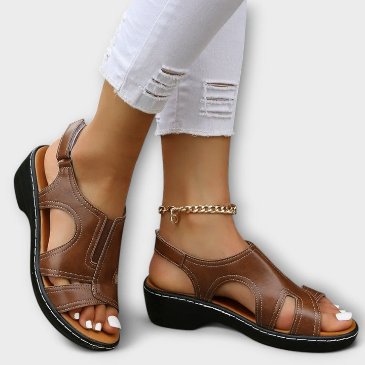 Chrisitina - Orthopädische Ledersandalen mit Komfortabsatz